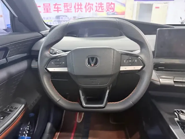Changan UNI-V — Фото автомобиля 13