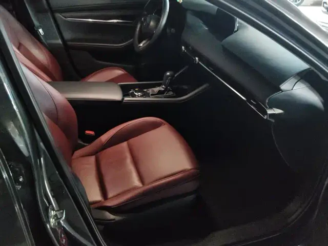 Mazda Axela — Фото автомобиля 8