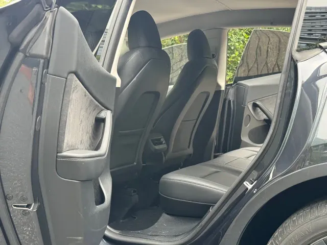 Tesla Model Y — Фото автомобиля 9