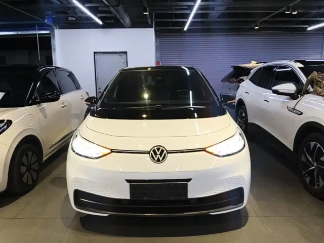 Volkswagen ID.3 — Фото автомобиля 2