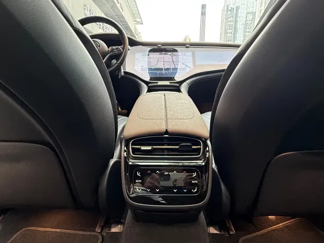 Mercedes-Benz EQS — Фото автомобиля 17