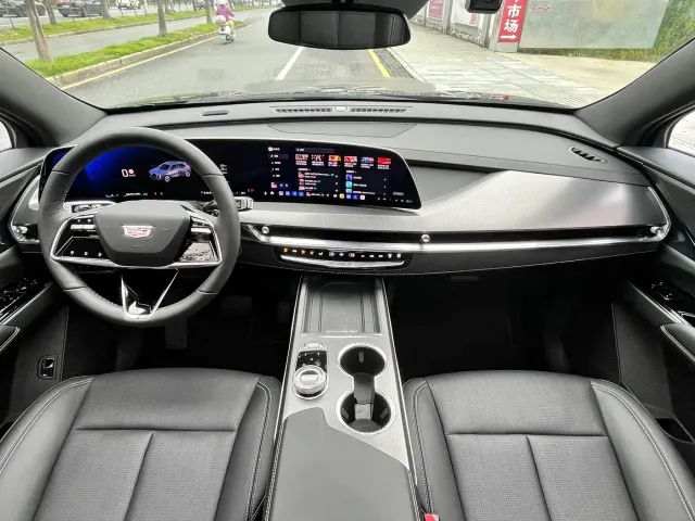 Cadillac XT5 — Фото автомобиля 7