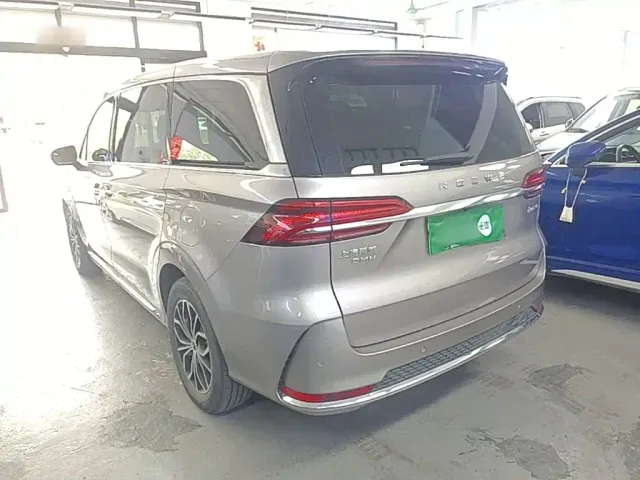 Roewe iMAX8 — Фото автомобиля 4