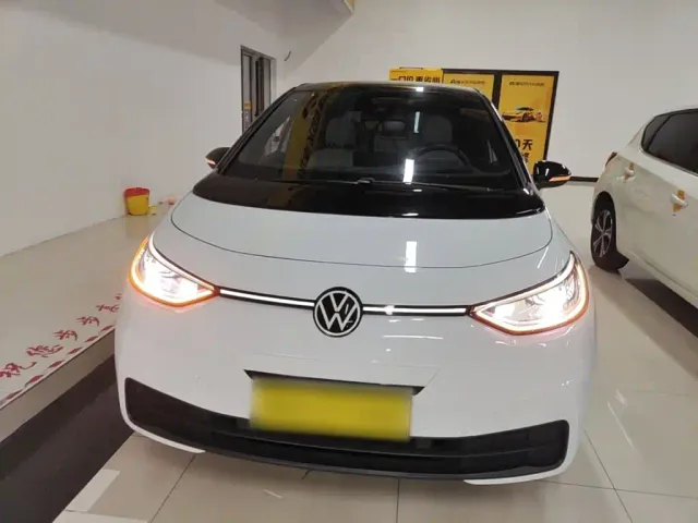 Volkswagen ID.3 — Фото автомобиля 2