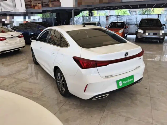 Changan Eado — Фото автомобиля 4