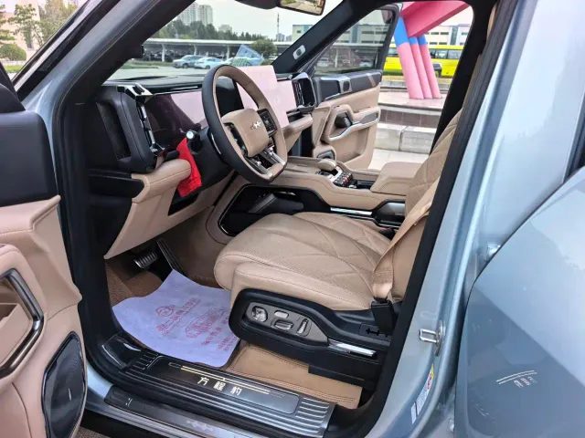 BYD FangChengBao Leopard 8 — Фото автомобиля 10