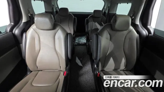 Kia Carnival Generation 4 — Фото автомобиля 18