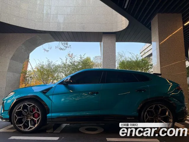 Lamborghini Urus — Фото автомобиля 2