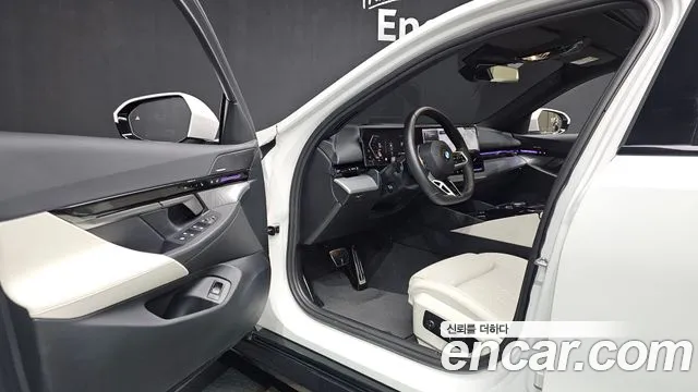 BMW 5 Series — Фото автомобиля 15