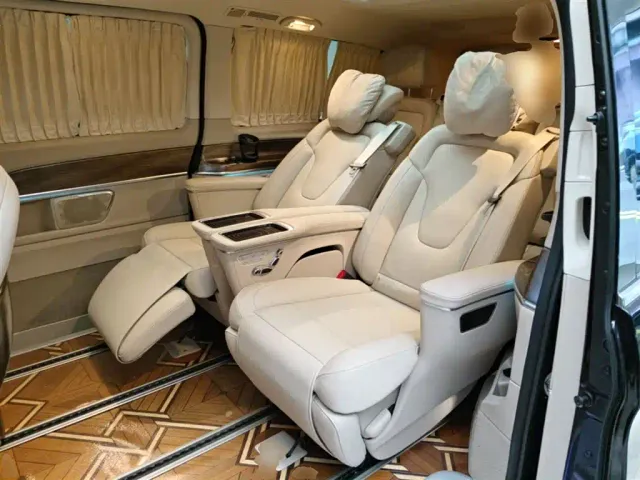 Mercedes-Benz V-Class — Фото автомобиля 12