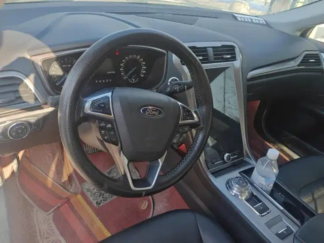 Ford Mondeo — Фото автомобиля 12