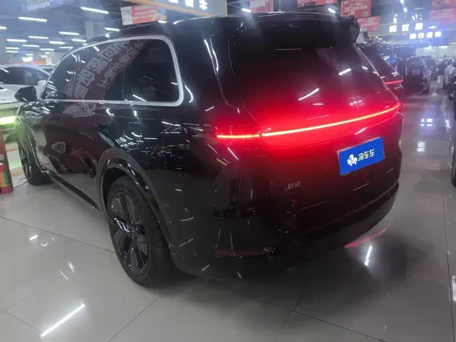 Li Auto L9 — Фото автомобиля 3