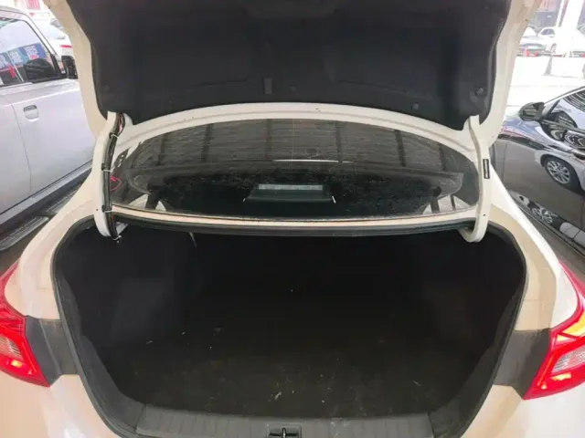 Nissan Sylphy — Фото автомобиля 14