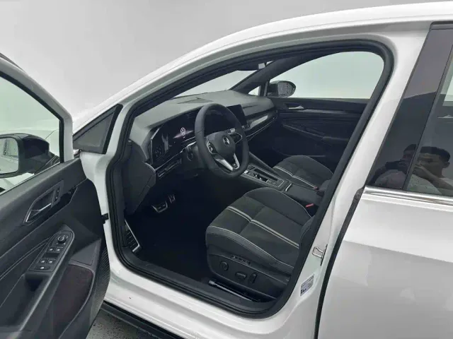 Volkswagen Golf — Фото автомобиля 10