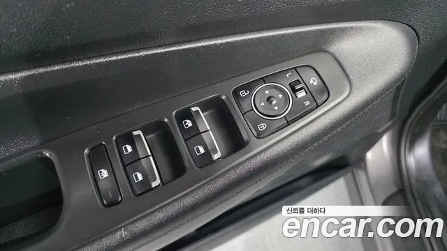 Hyundai Santafe — Фото автомобиля 14
