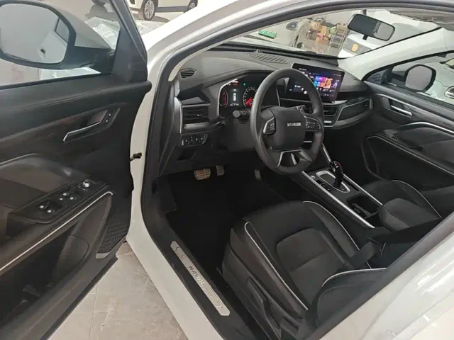Haval H6 — Фото автомобиля 15