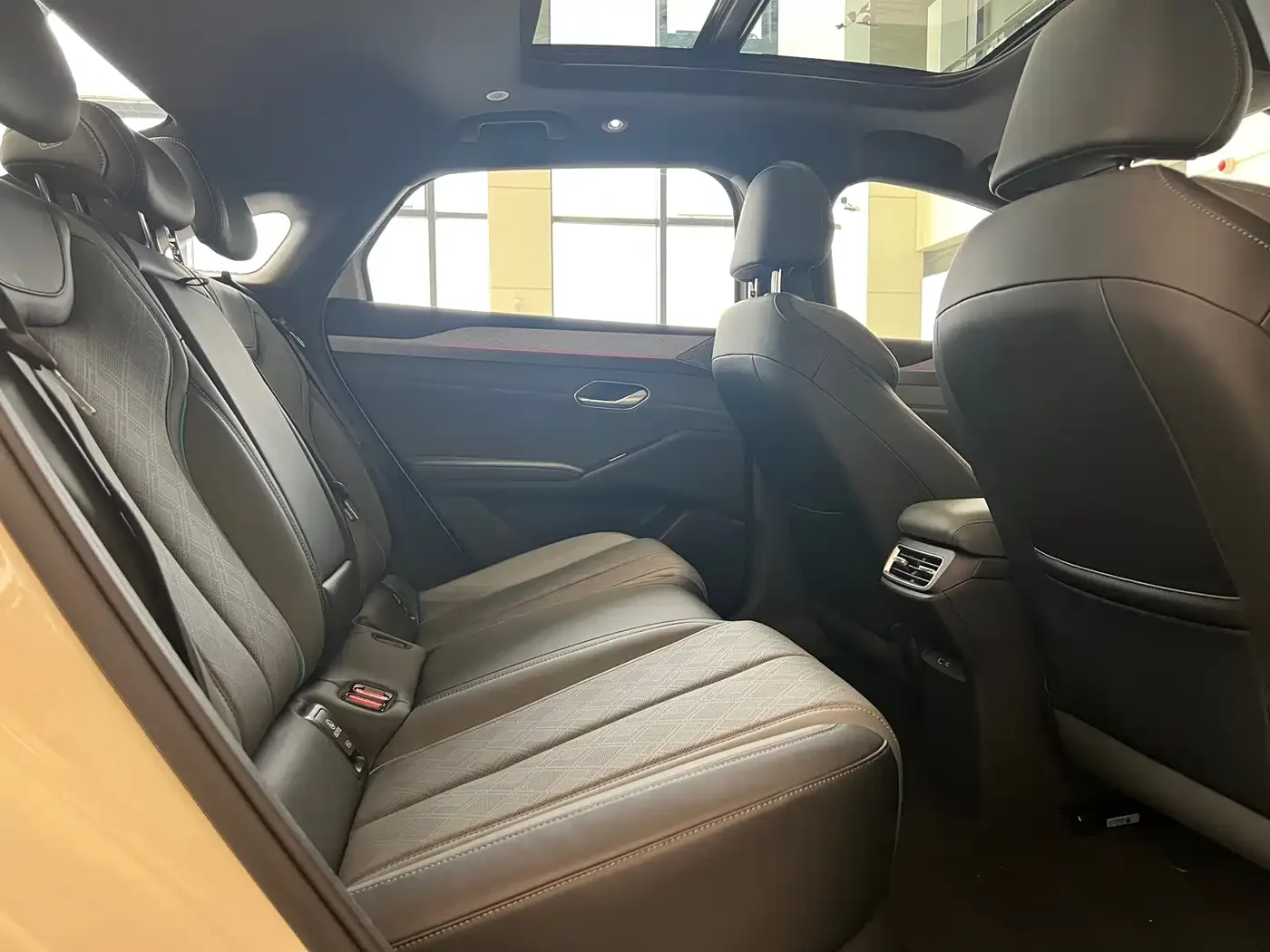 BYD Qin L 2025 EV 545KM Cloud Chariot Edition — Фото автомобиля 9