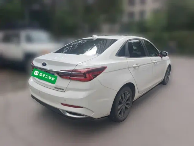 Ford Escort — Фото автомобиля 21