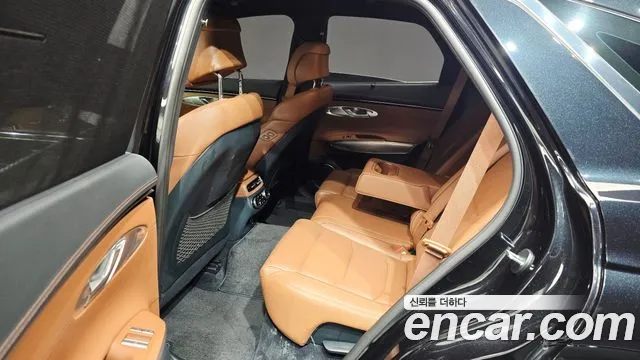 Genesis GV70 — Фото автомобиля 18