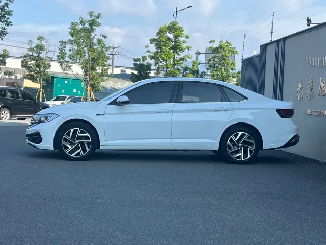 Volkswagen Sagitar 2024 300TSI DSG Flying Edition — Фото автомобиля 7