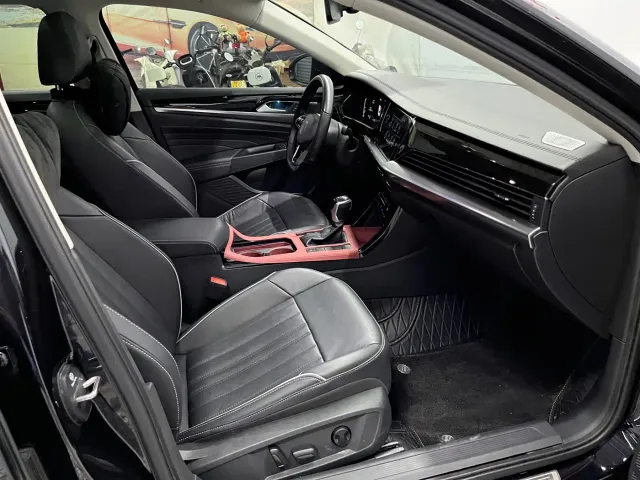Volkswagen Passat — Фото автомобиля 12