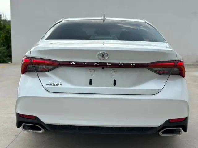 Toyota Avalon — Фото автомобиля 18