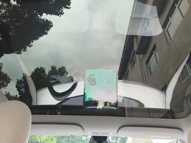 Tesla Model Y — Фото автомобиля 17