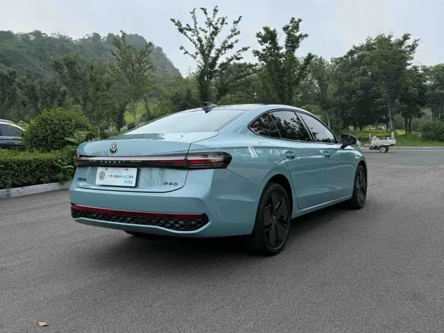 Volkswagen Passat — Фото автомобиля 9