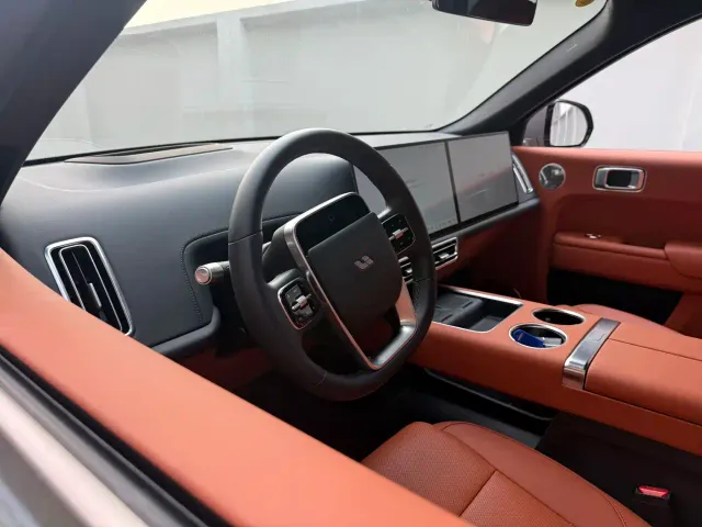 Li Auto L9 — Фото автомобиля 9
