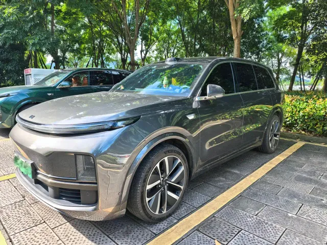 Фотография автомобиля — Li Auto L9