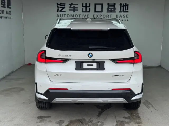 BMW X1 — Фото автомобиля 12