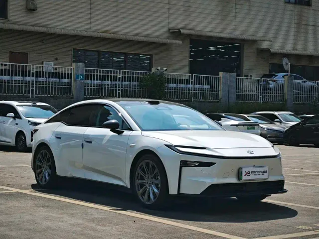 Toyota BoZhi 7 — Фото автомобиля 3