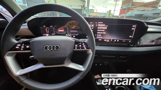 Audi Q6 e-tron — Фото автомобиля 9