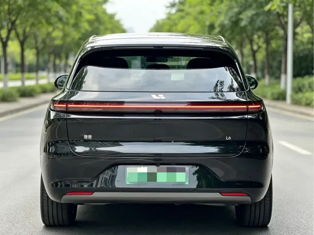 Li Auto L6 — Фото автомобиля 3