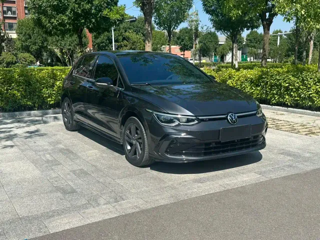 Volkswagen Golf — Фото автомобиля 3