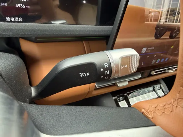 iCAR V27 — Фото автомобиля 12