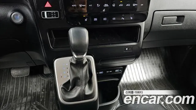 Hyundai Staria Staria 4WD Tourer 9 мест — Фото автомобиля 9