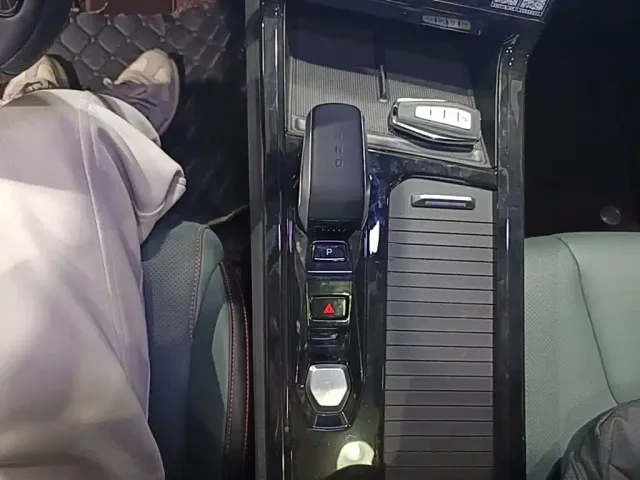 Geely Boyue — Фото автомобиля 13