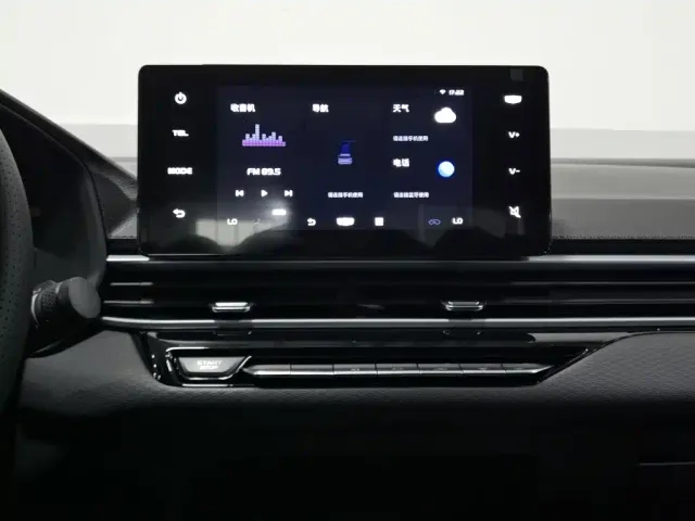 Geely Emgrand — Фото автомобиля 12