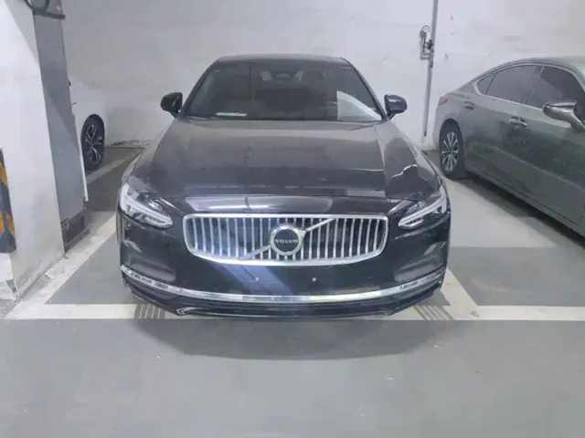 Volvo S90 — Фото автомобиля 2