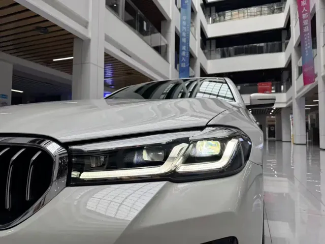 BMW 5 Series — Фото автомобиля 21