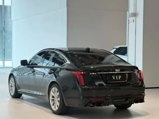 Cadillac CT5 — Фото автомобиля 7