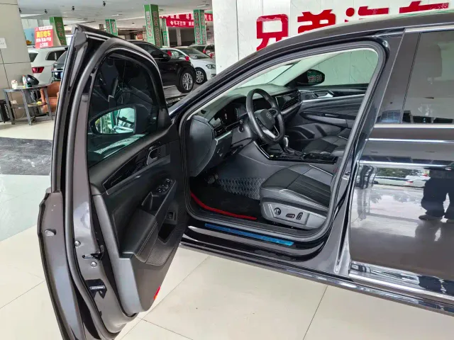 Volkswagen Passat — Фото автомобиля 9