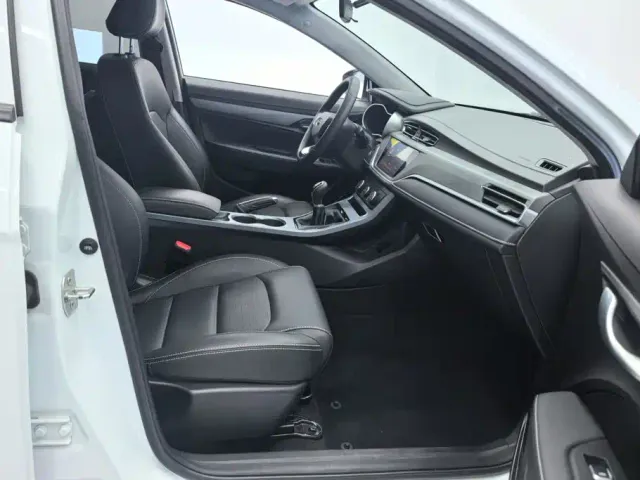 Geely Emgrand — Фото автомобиля 8