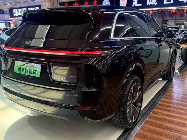 Li Auto L7 — Фото автомобиля 4