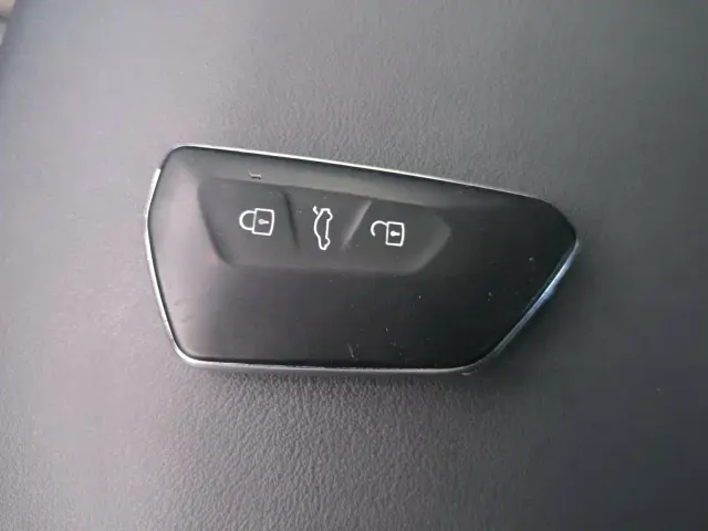 Volkswagen Golf — Фото автомобиля 8