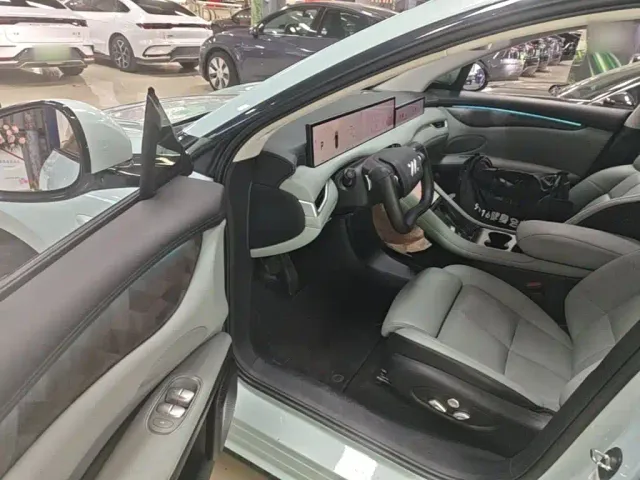 IM Motors LS6 — Фото автомобиля 15