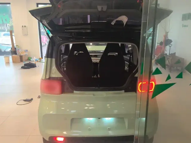 Wuling Hongguang Mini EV — Фото автомобиля 18