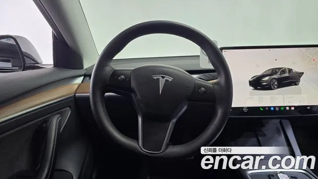 Tesla Model 3 — Фото автомобиля 18