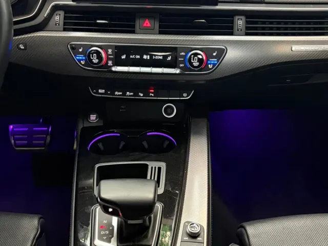 Audi A4L — Фото автомобиля 12